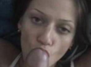 A very hot chick showing how to use her mouth