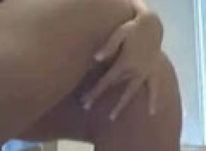 She got nice tits damn