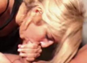 Bimbo knows exactly what she wants